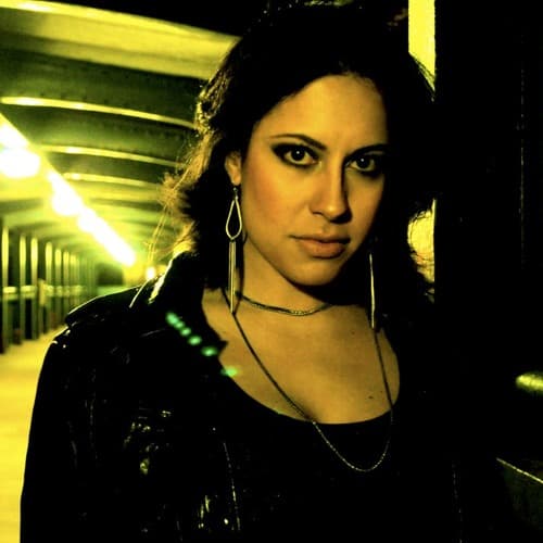 Carol Ferraz portrait