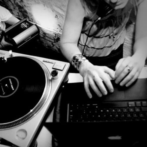 Laura Illux Profile Image