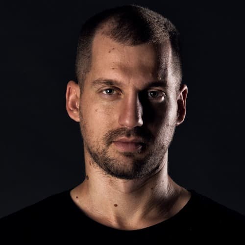 TKNO portrait