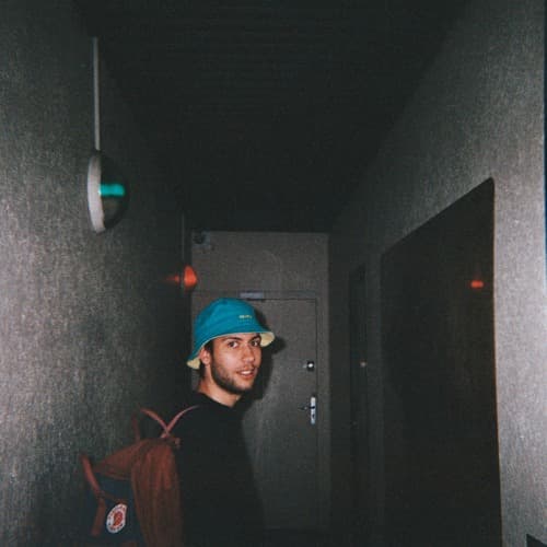 Tell portrait