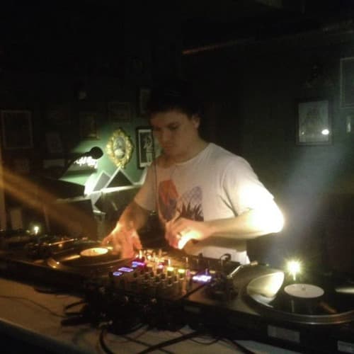 c.holz Profile Image