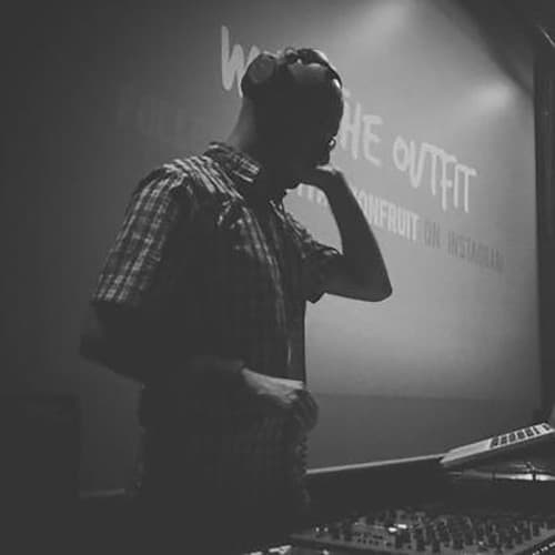Nicko Vee Profile Image