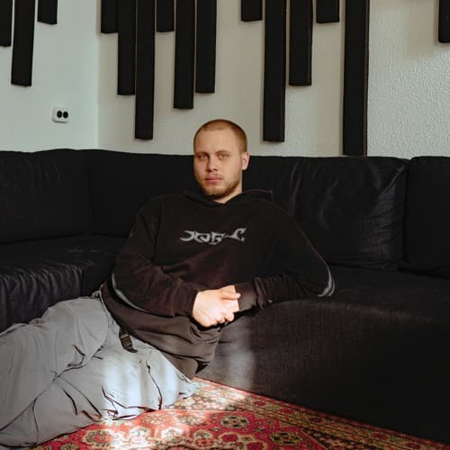SVZZ portrait