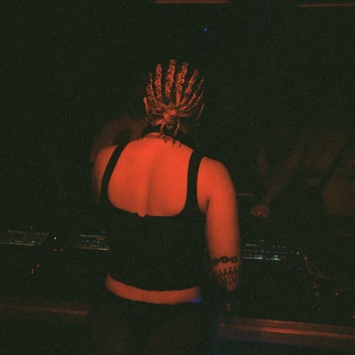 HALF QUEEN Profile Image