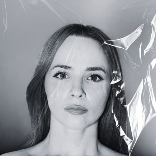 Ania Utset portrait