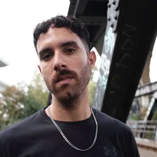 Dhia Profile Image