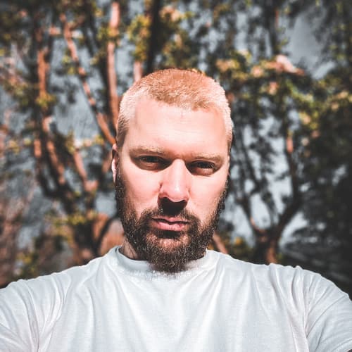 dAvi A portrait