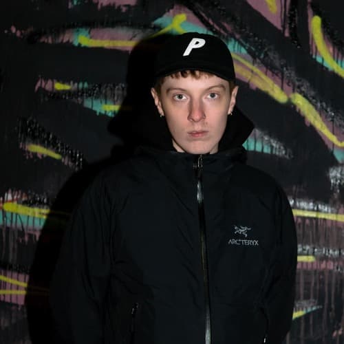 DV60 portrait