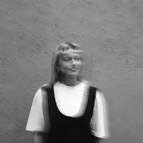 Holly Why portrait