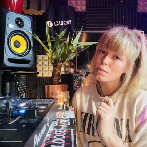 Jess Kidd Profile Image