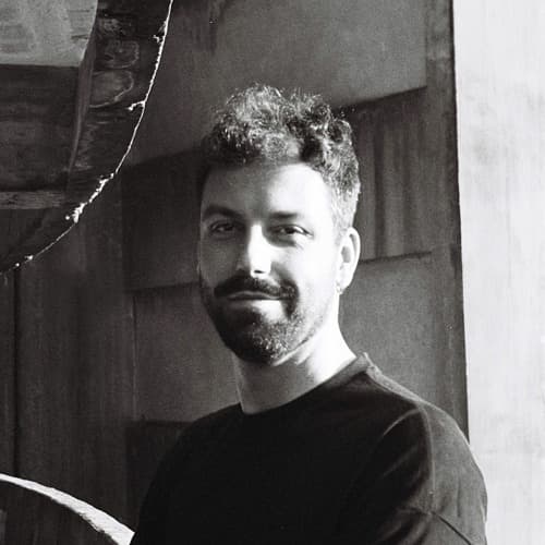 nuúm portrait