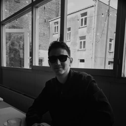 Nidrev portrait
