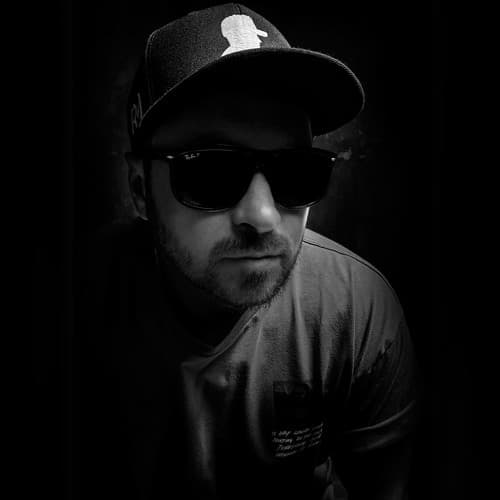 Robin M portrait