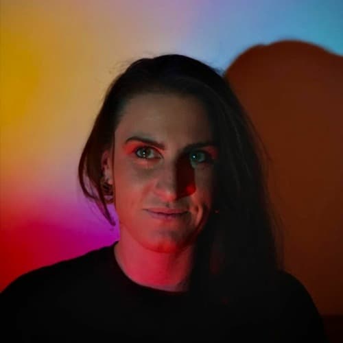 A Y L A portrait