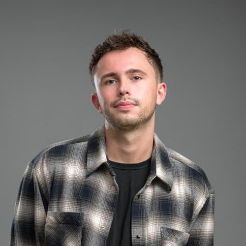 Theo DGL portrait