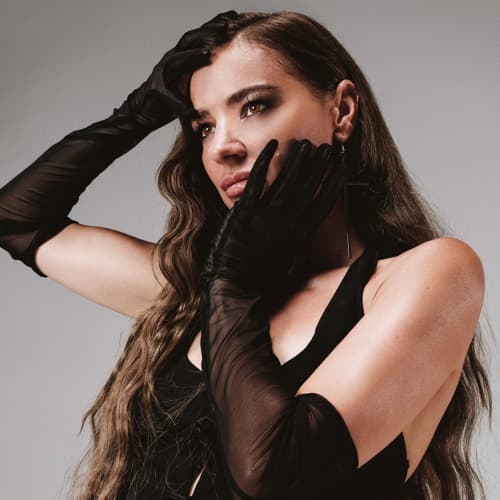 Ophelie Mercury portrait