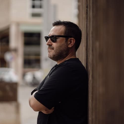 Alex Caro portrait