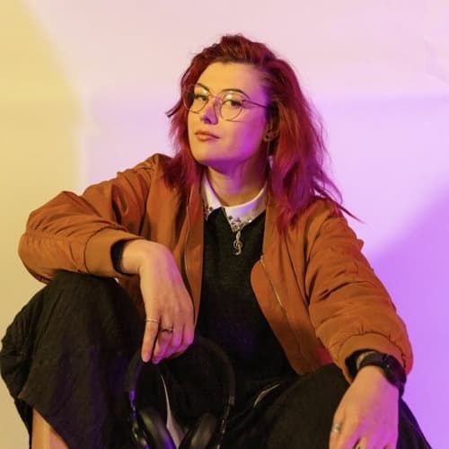 Femmebot Grooves portrait