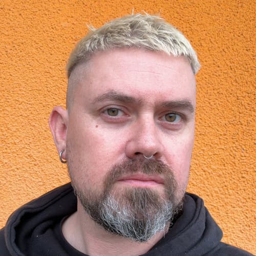 Ju Lovett Profile Image