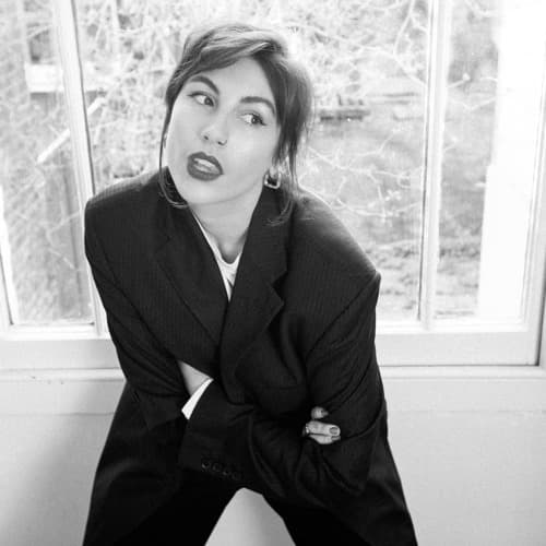 Lucy Lennox portrait