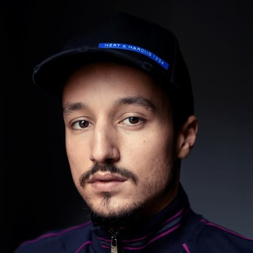 Lekë portrait