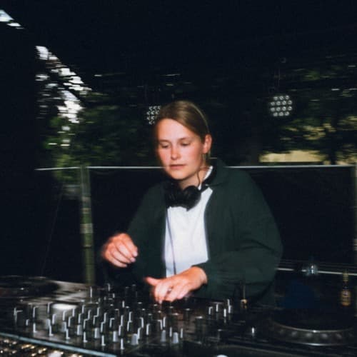 She The DJ