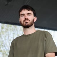 Guy Contact