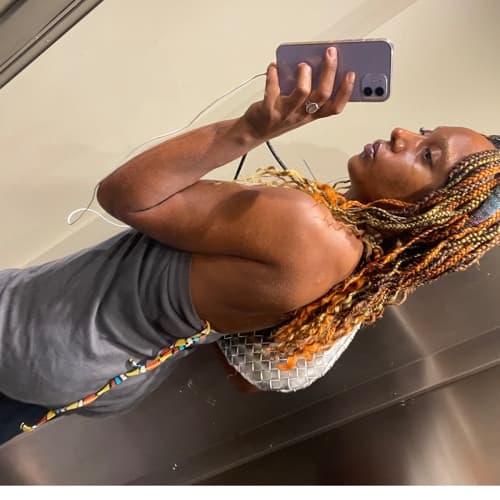 isocialbutterflyy Profile Image