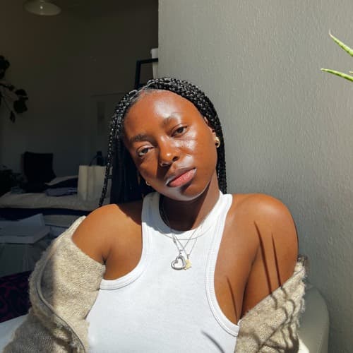 Josiane Profile Image