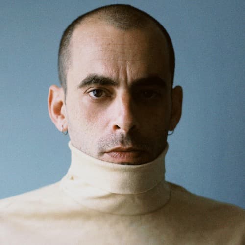 Autarkic portrait