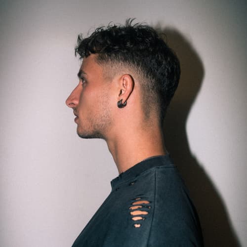 X7Ø-7 portrait