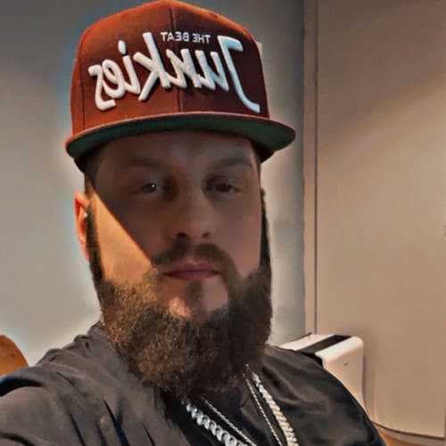 DJ GEE portrait