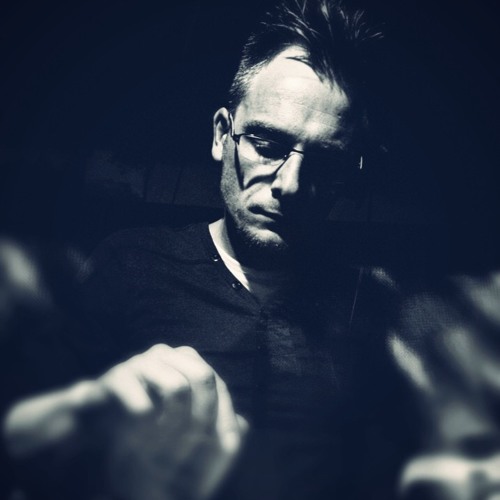 Portrait of Chris Sounders