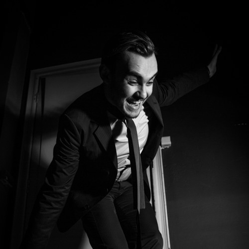 Portrait of Tom Dazing