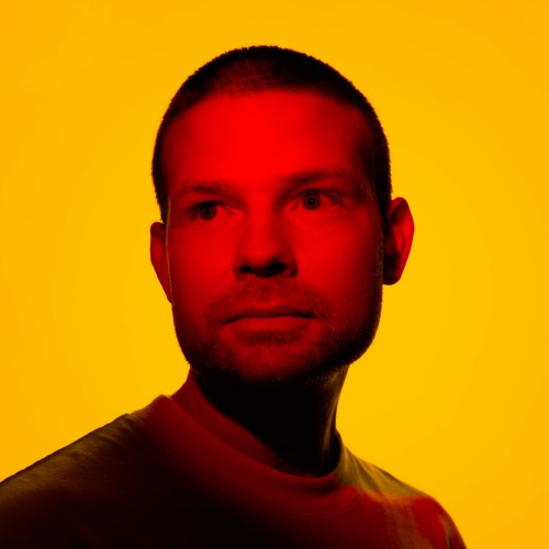Portrait of Erik Luebs