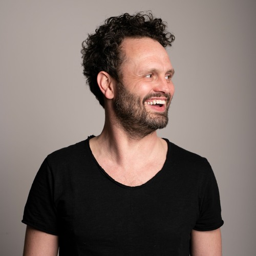 Portrait of Toni Thorn