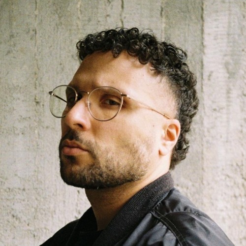 Portrait of DLV