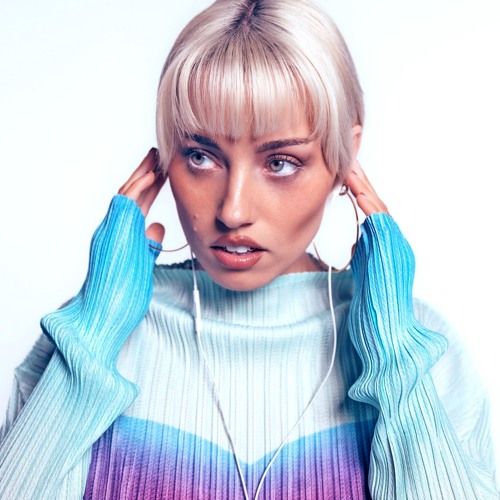 Portrait of VICTORIA MOURA