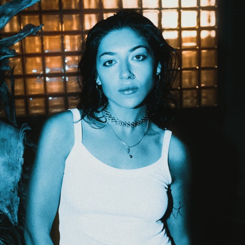 Portrait of VIVAY