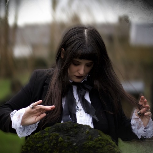 Portrait of Lila Tirando a Violeta